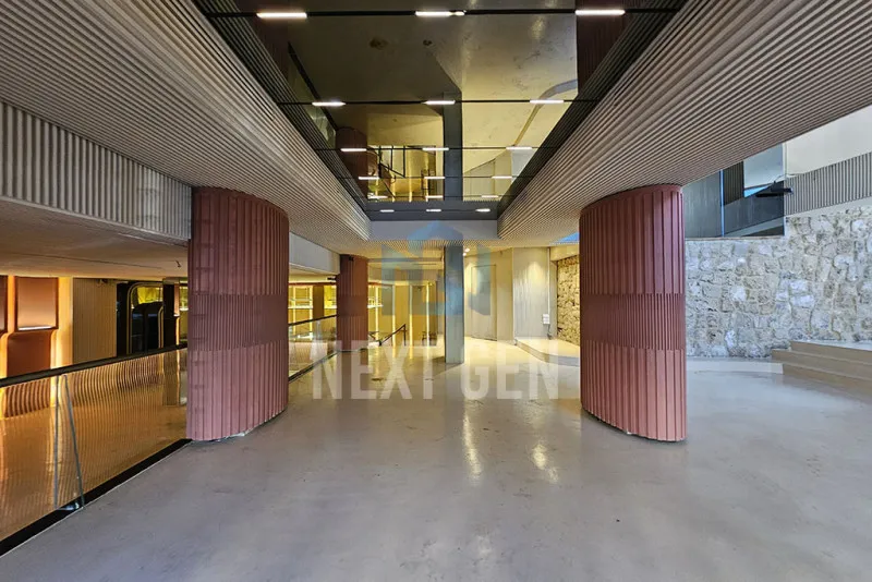 Showroom for Rent in Saifi Village