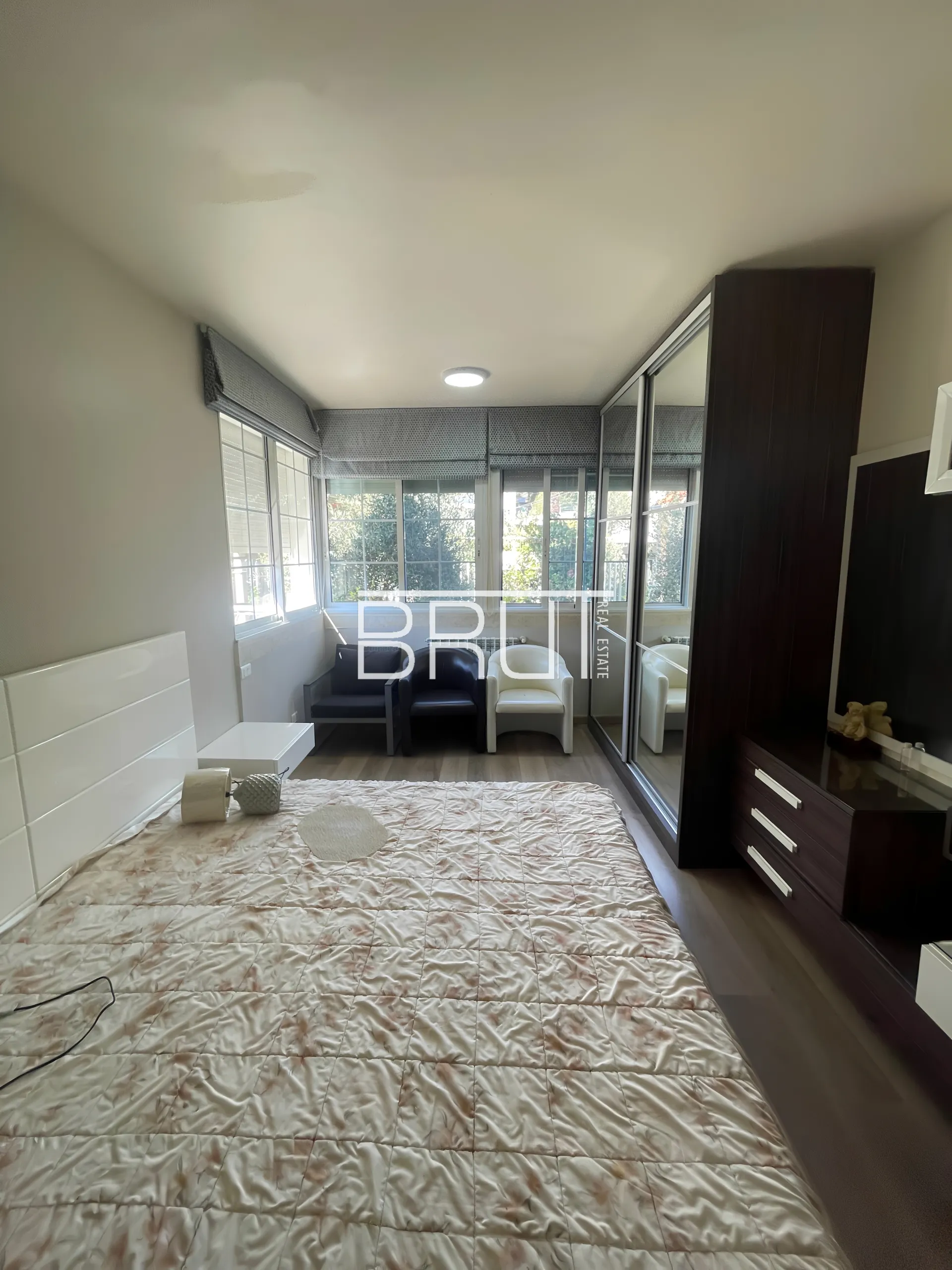 Apartment for Sale in Ballouneh