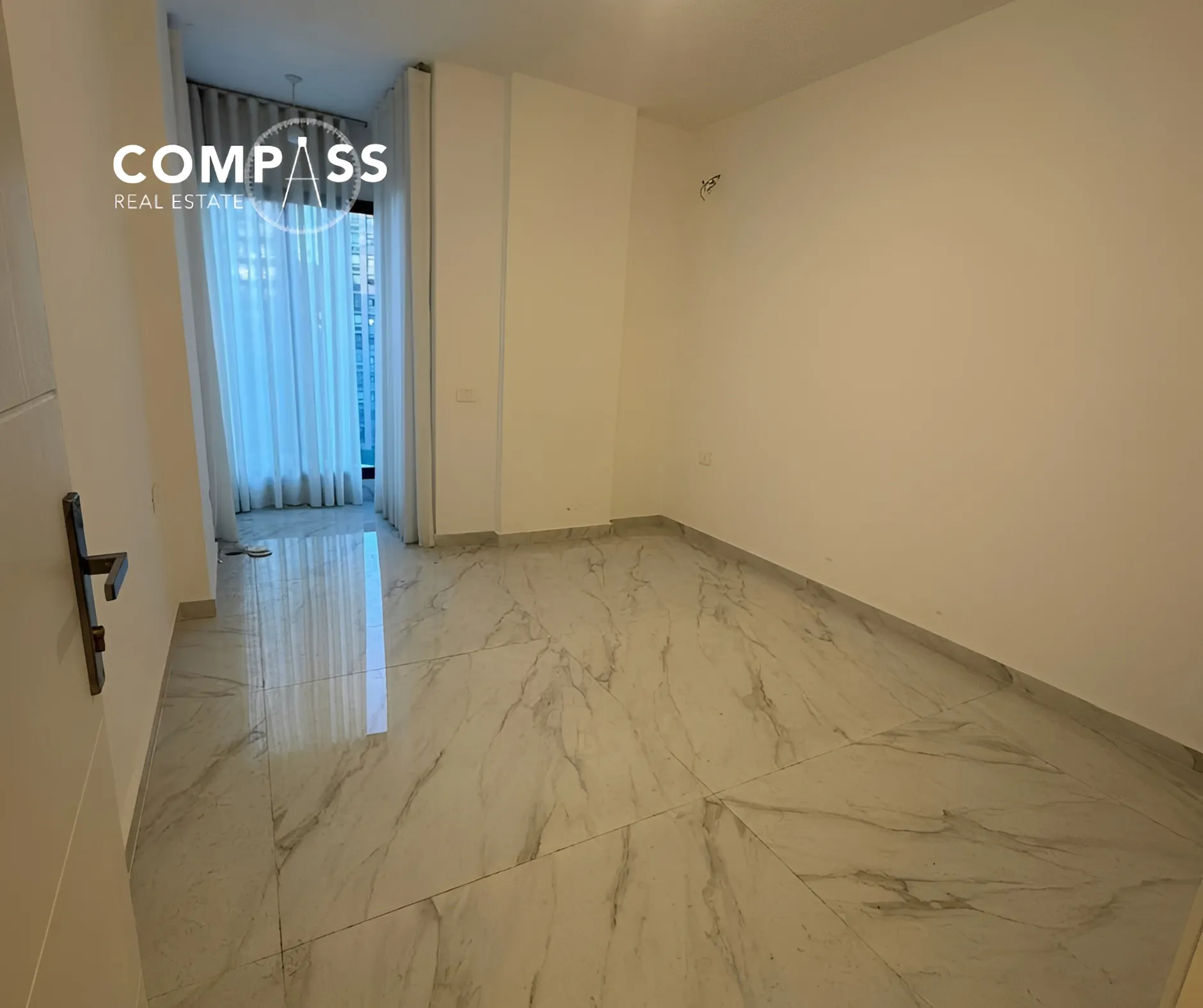 Apartment for sale in Raoucheh, Beirut, Lebanon - 3 bed, 2 bath