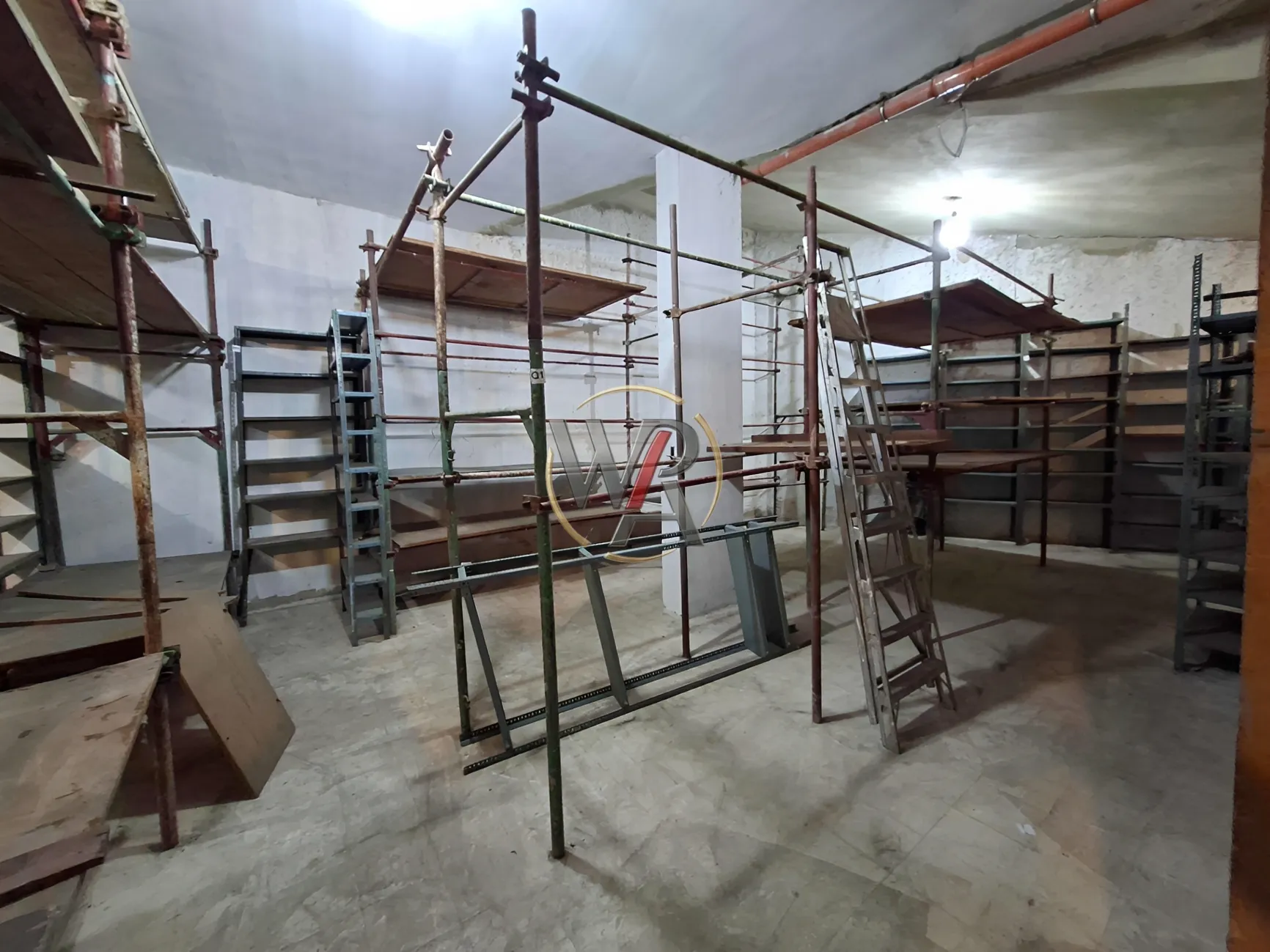 Warehouse for rent in Dekwaneh