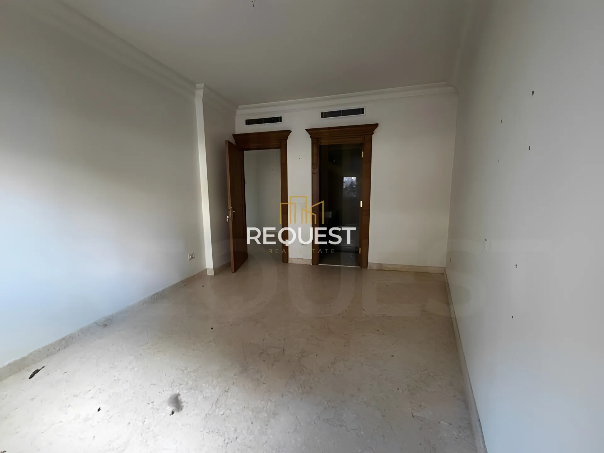 Apartment for rent in Ain el-mreisseh, beirut, lebanon