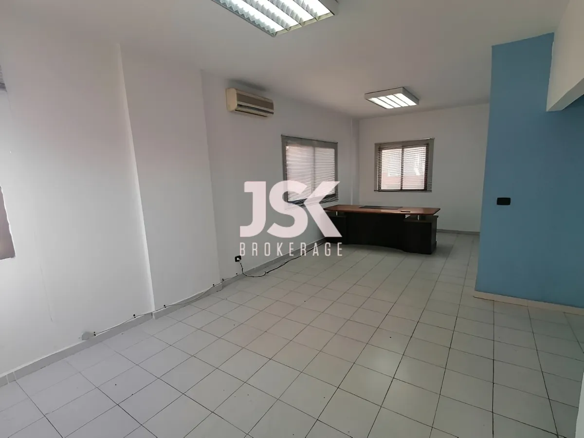 Office for rent in Baouchriyeh