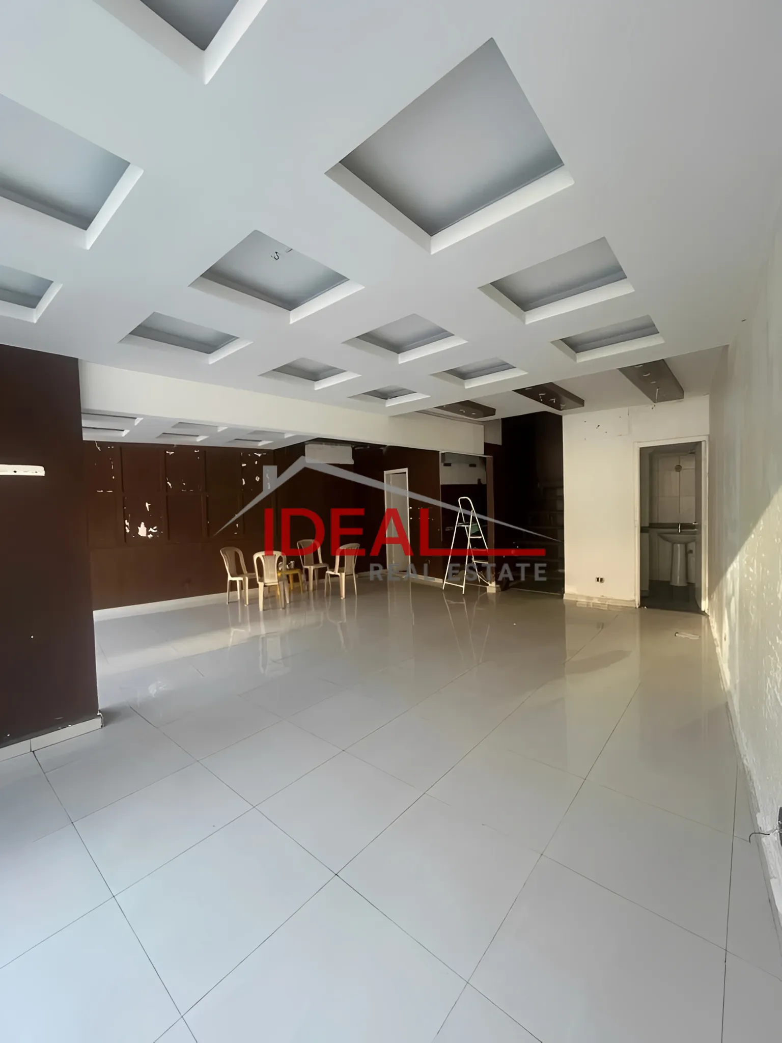 Shop for Rent in Ballouneh, Lebanon