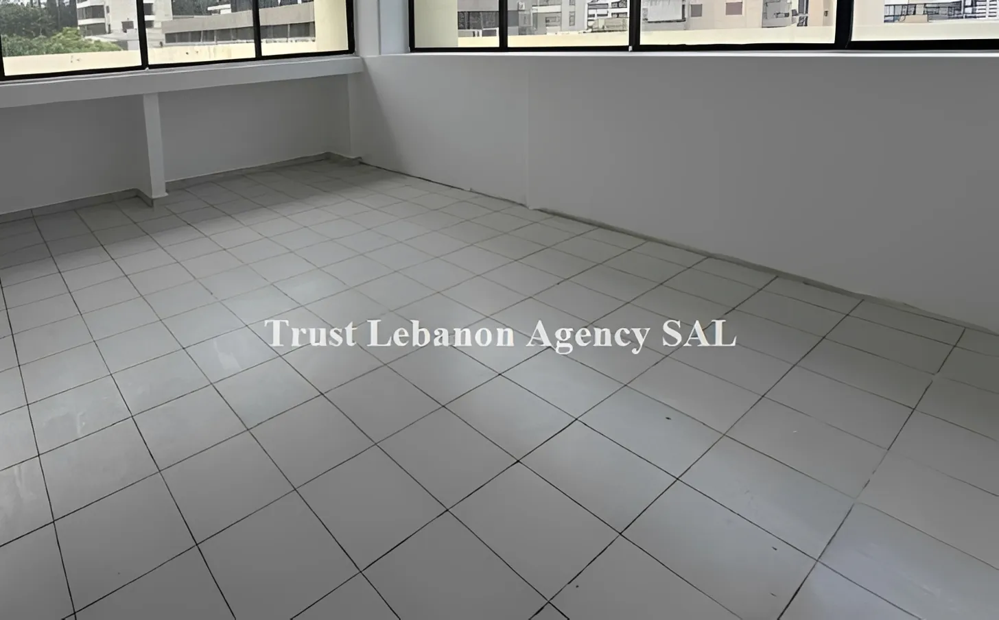 Office for rent in Metn, Sin El Fil