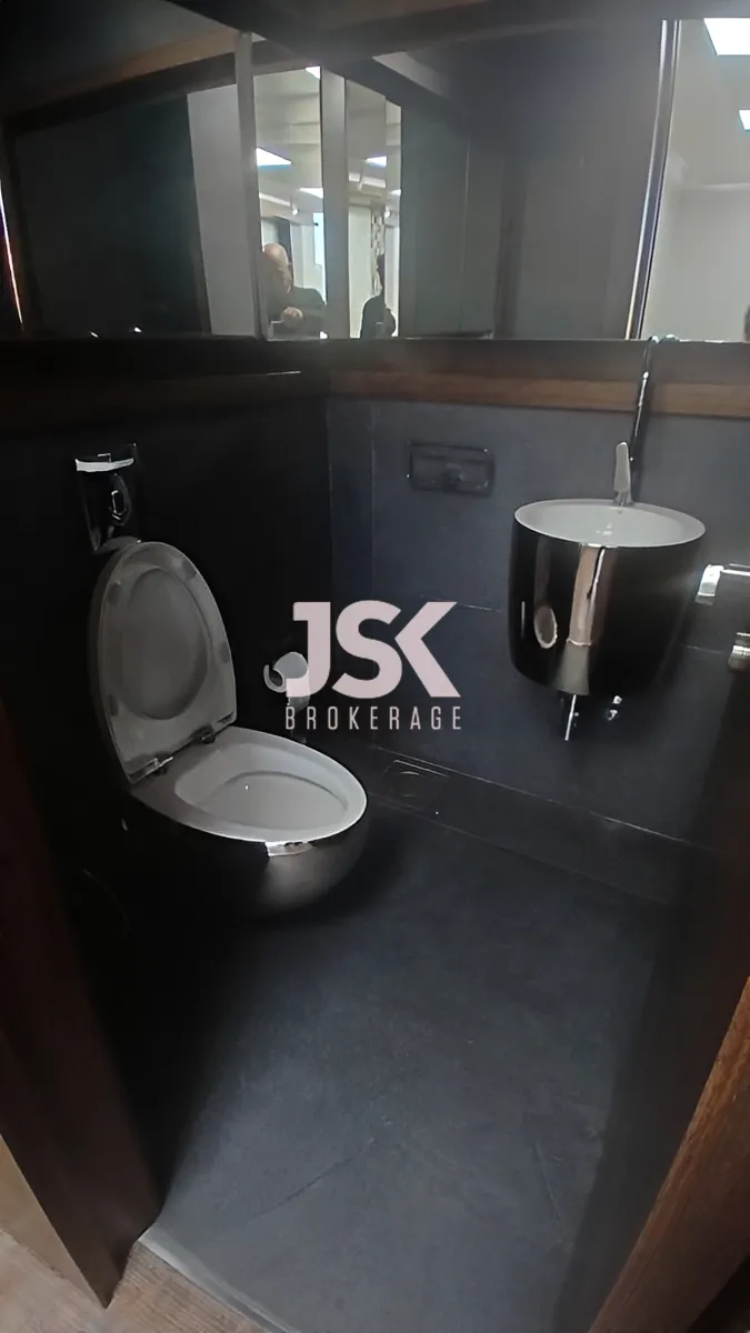 Office for rent in Sin El Fil