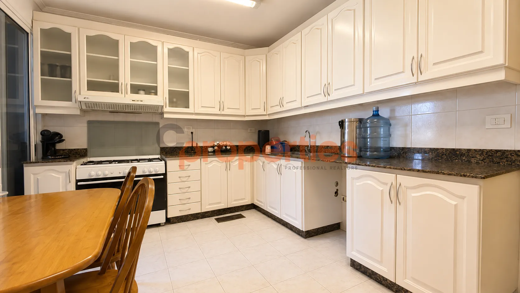 Apartment for Rent in Sanayeh