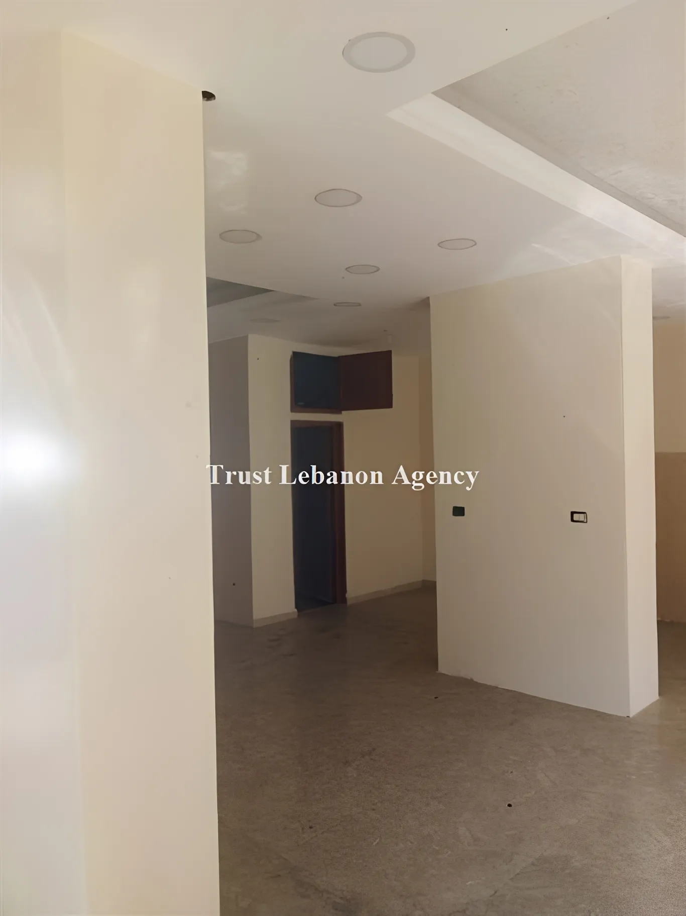 Shop for sale in Baabda, Haret Hreik