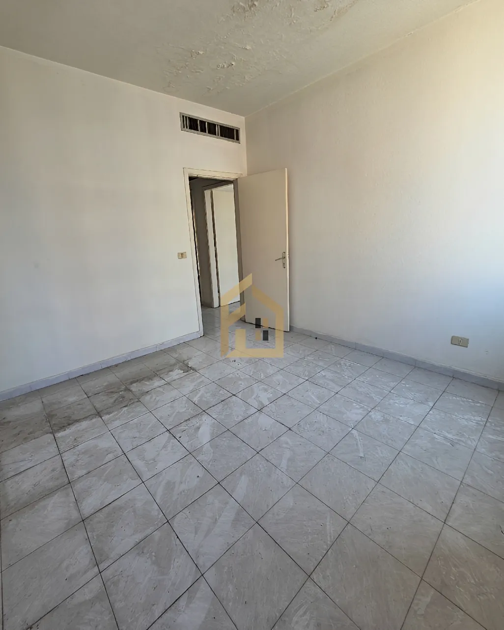 Office for rent in Dekwaneh, Lebanon