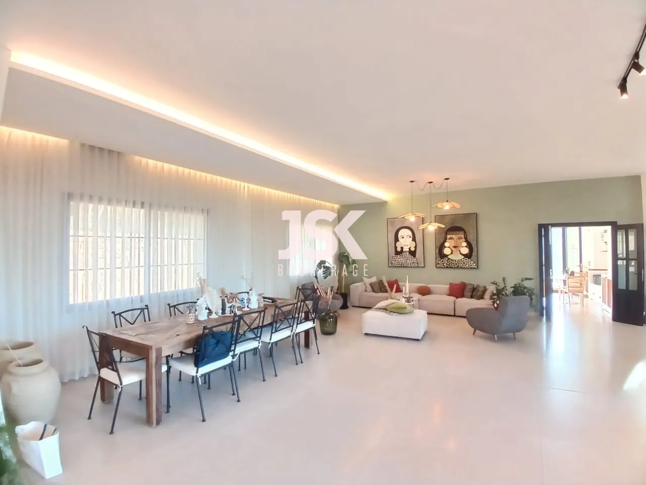 Villa for Sale in Roumieh