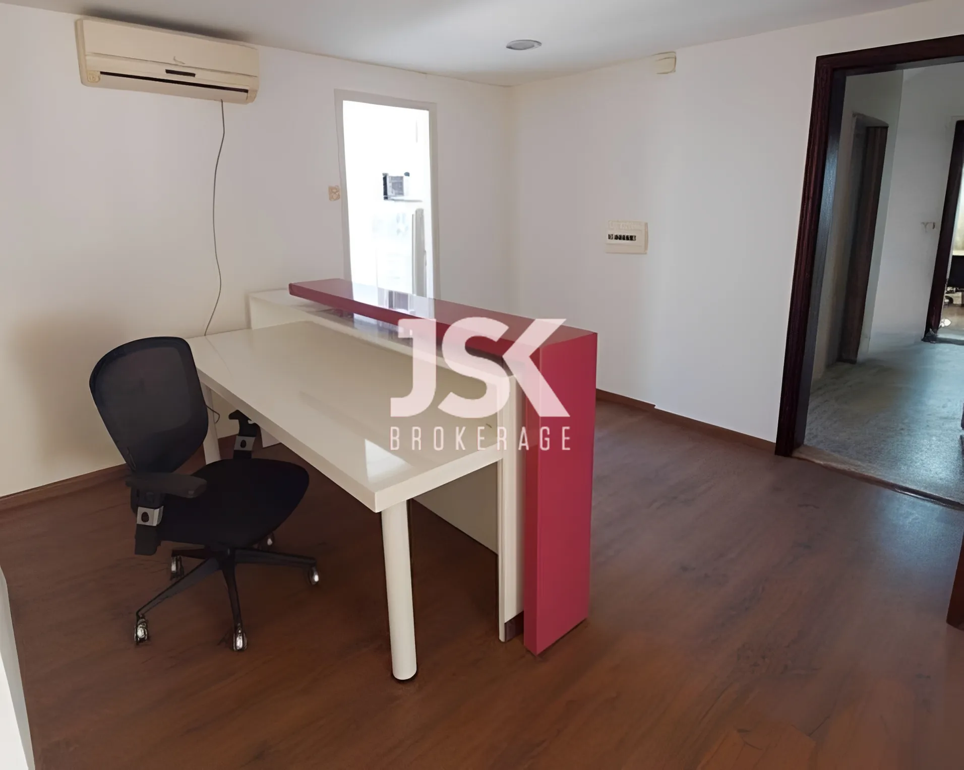 Office for rent in Dekwaneh