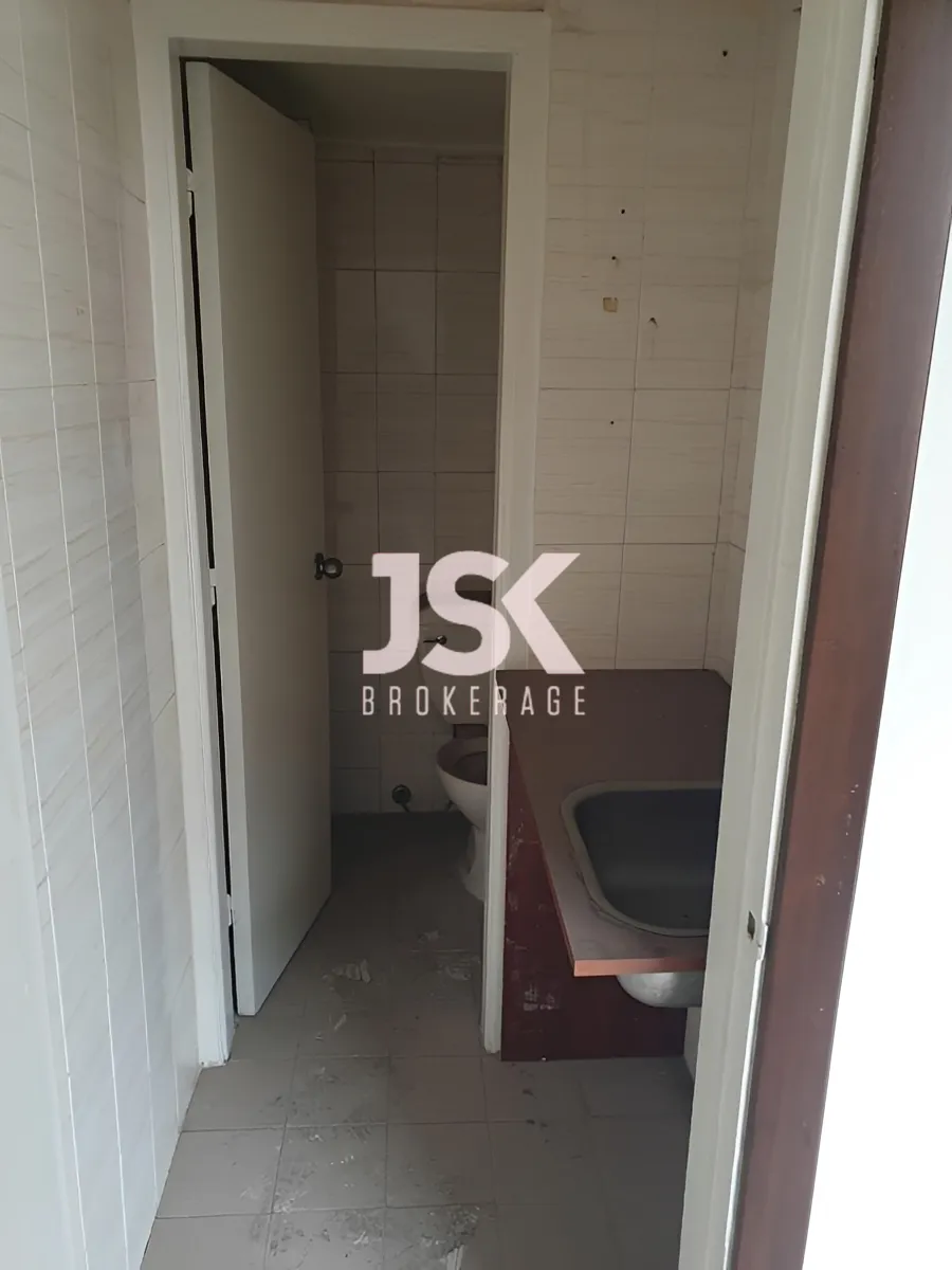 Office for rent in Jdeideh