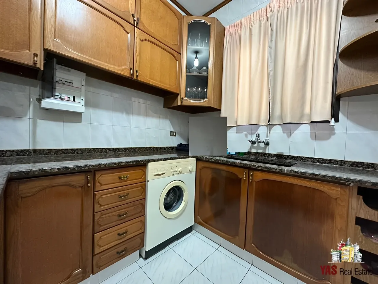 Apartment for Sale in Ballouneh