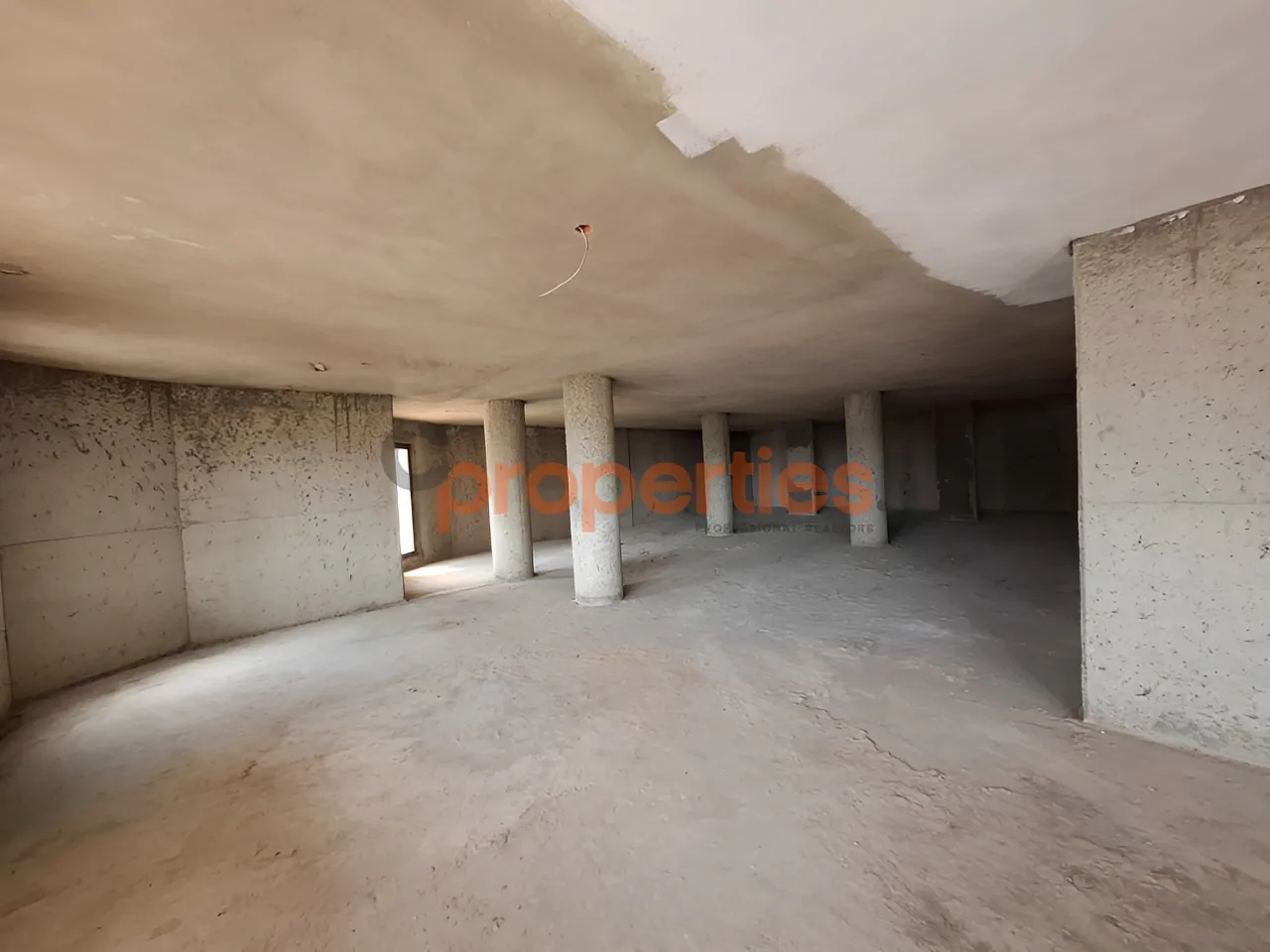 Showroom for rent in Kaslik, Lebanon