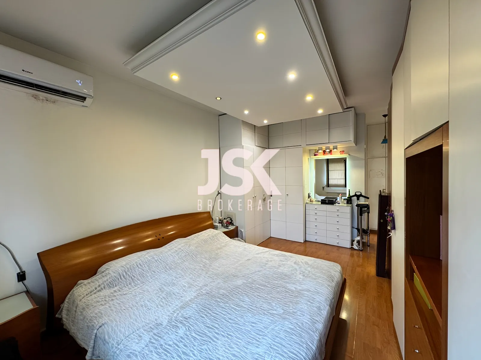 Apartment for Sale in Ras Beirut
