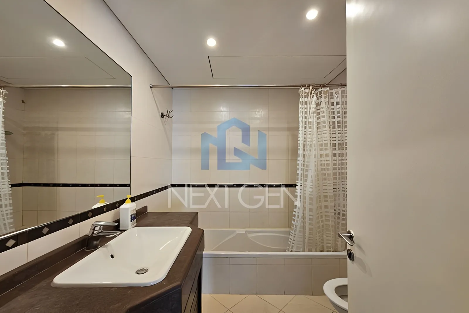 Apartment for Sale in Ras Beirut,
