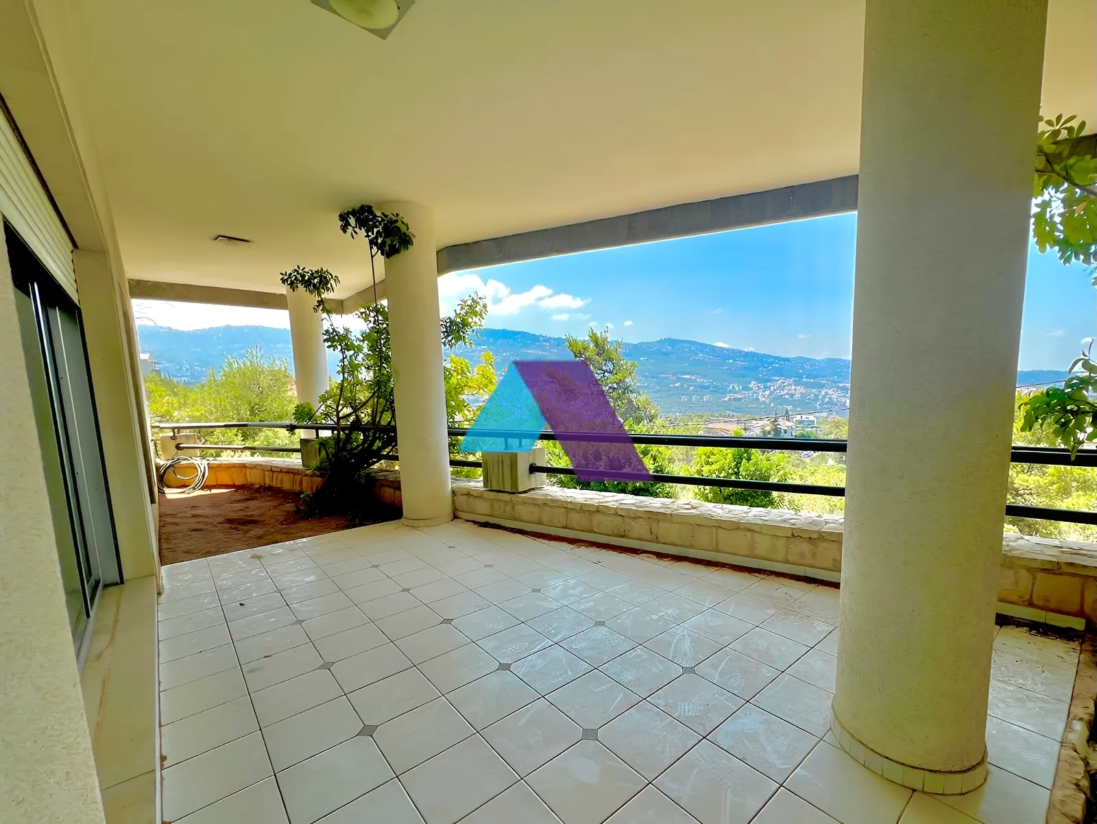 Villa for Sale in Yarzeh - 7 bed, 10 bath