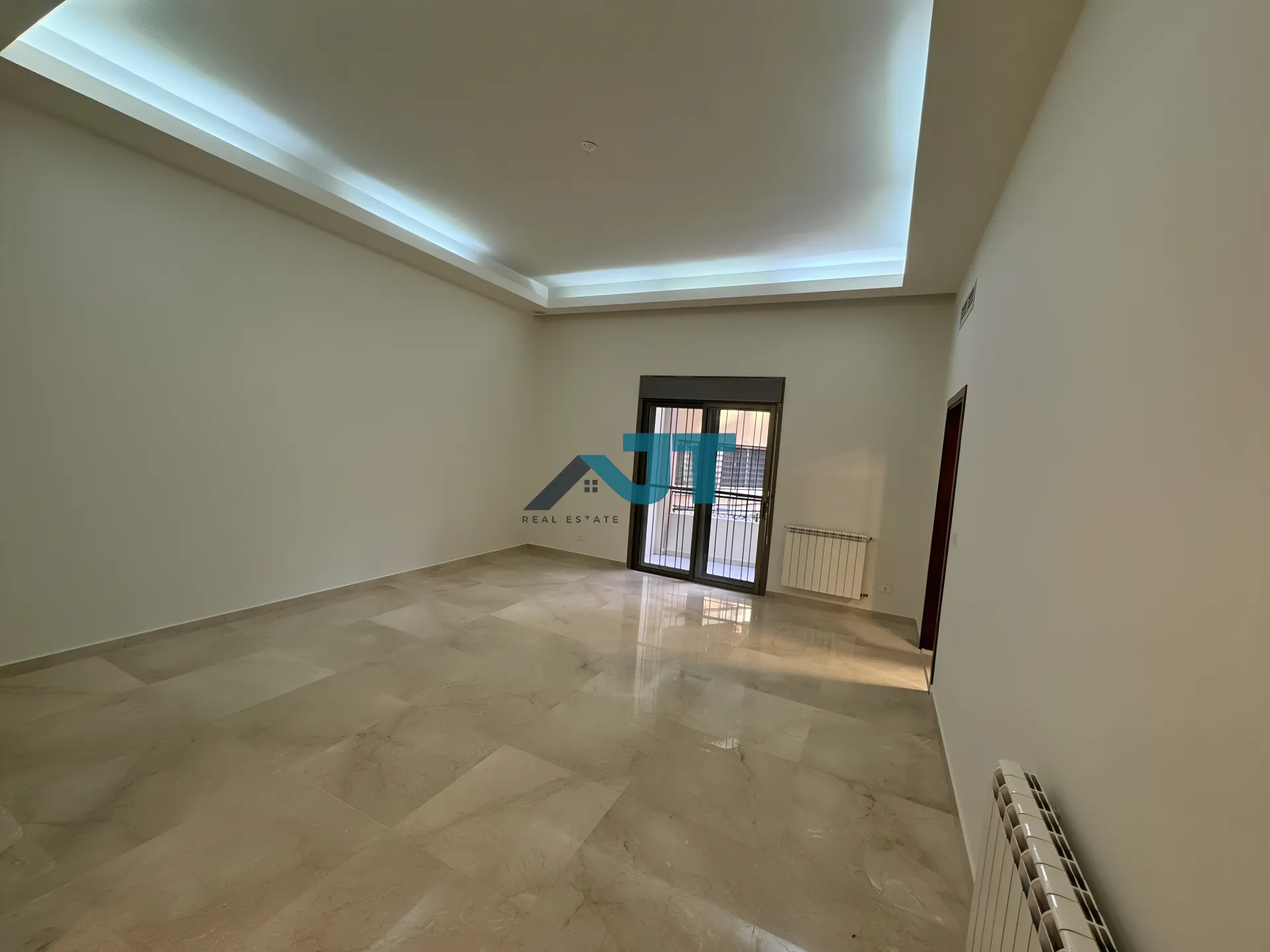 Apartment for Rent in Sodeco - 3 bed, 4 bath