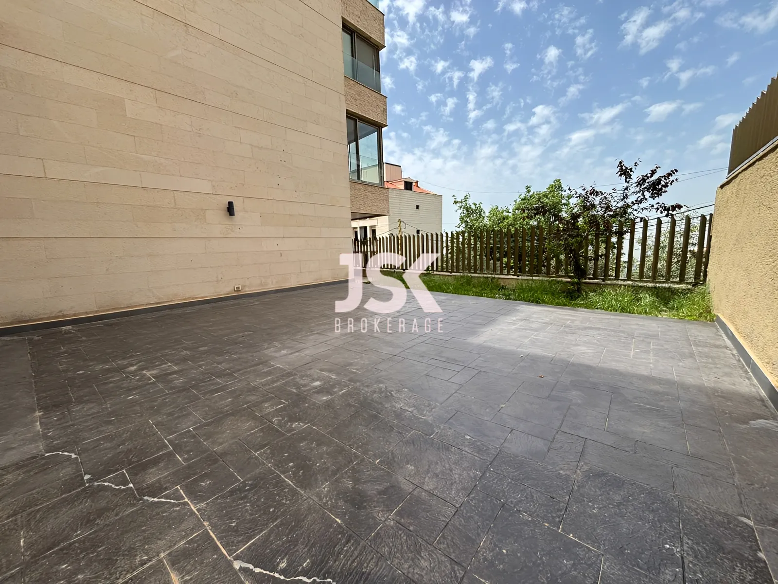 Apartment for Sale in Cornet Chahwan - 4 bath