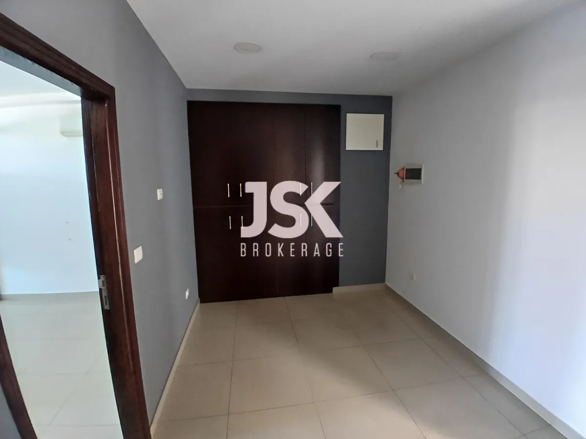 Office for rent in Mazraat Yachoua