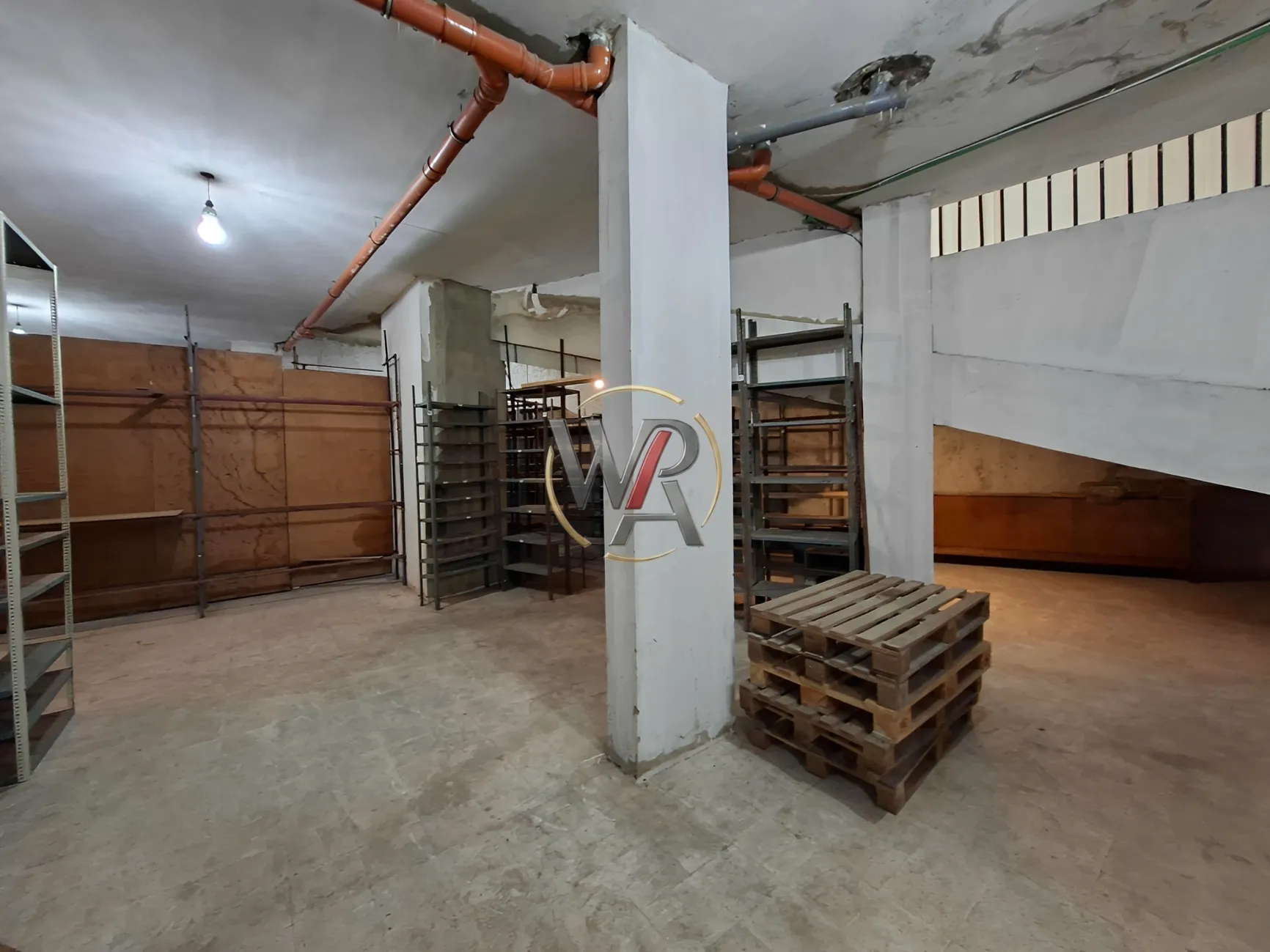 Warehouse for rent in Dekwaneh