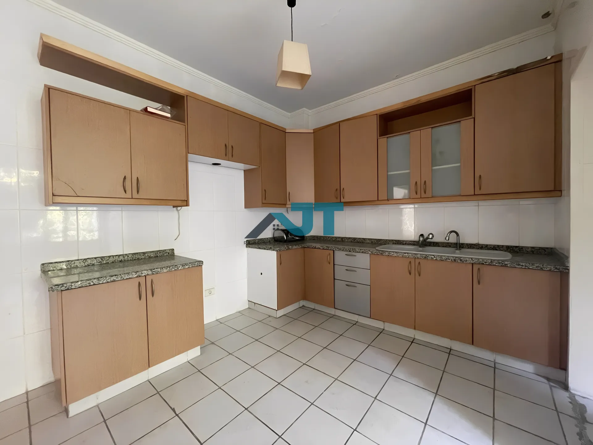 Apartment for Rent in Mar Meter, Achrafieh