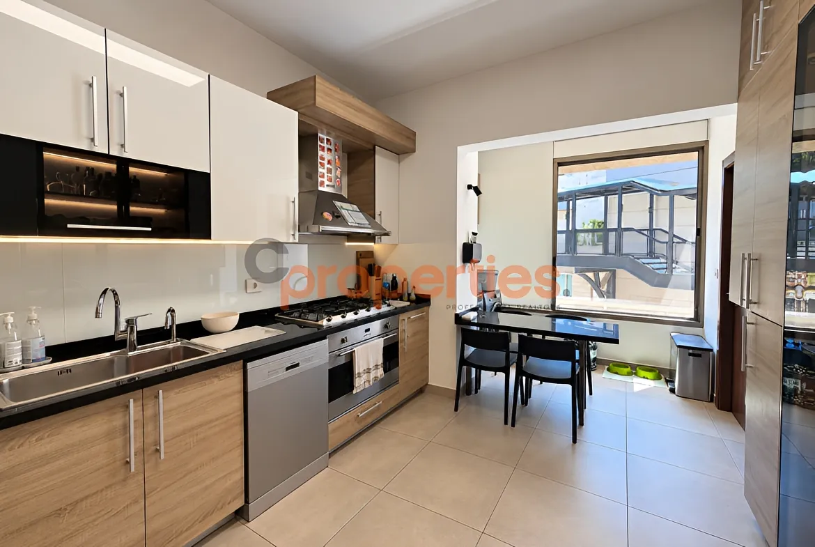 Apartment for Sale in Ballouneh