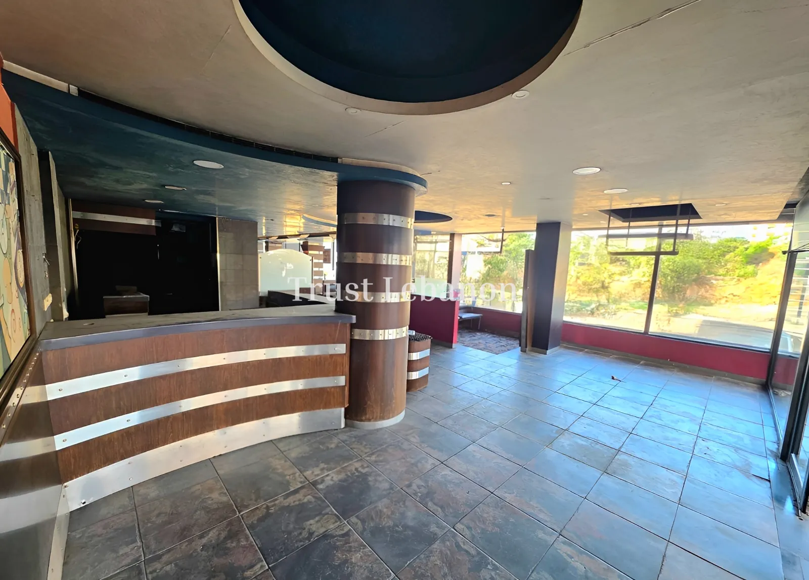 Showroom for rent in Baabda