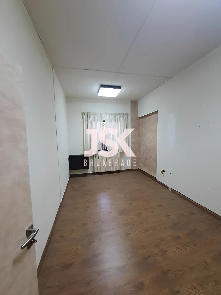 Office for sale in Mansourieh
