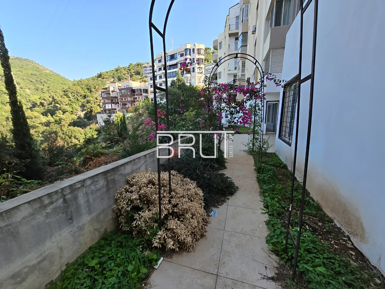 Apartment for Sale in Zouk Mikael