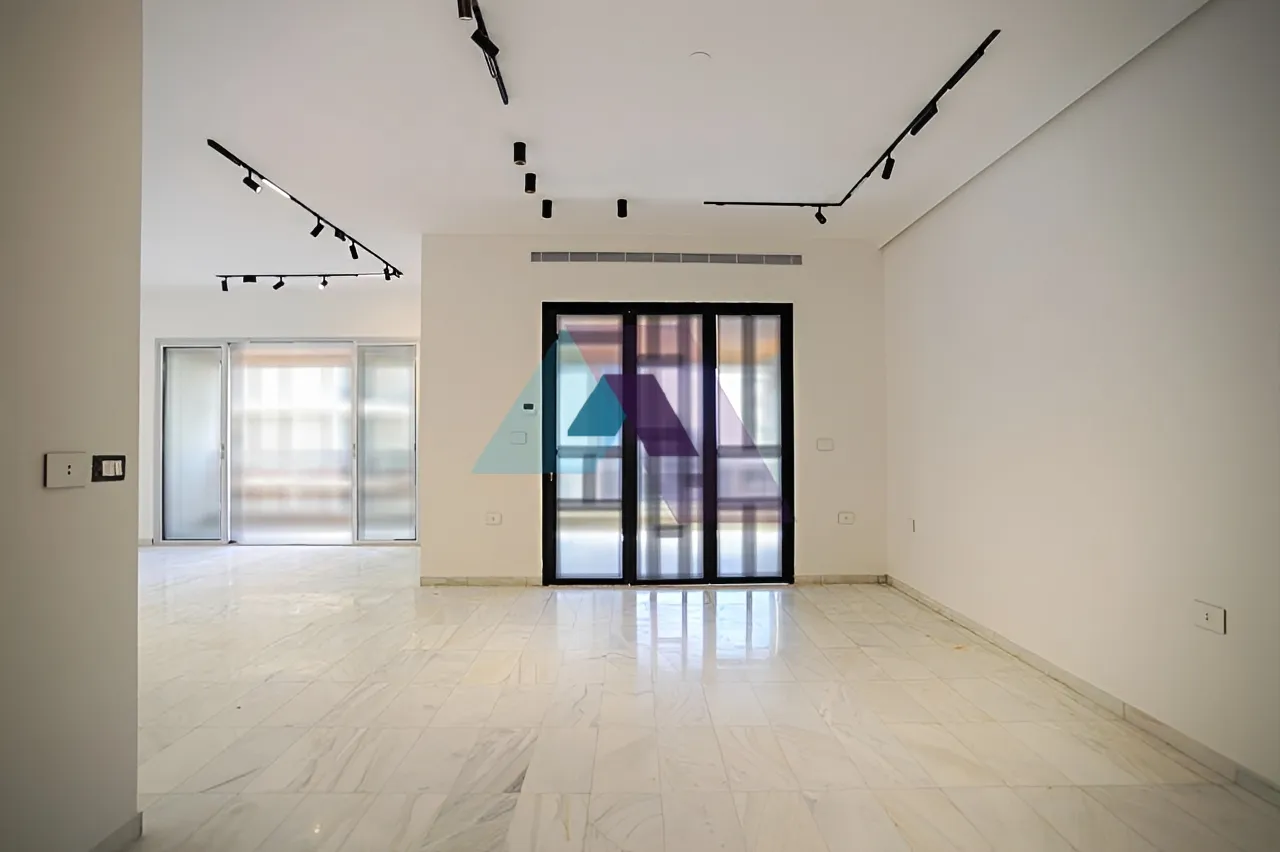 Apartment for sale in Kraytem, Beirut, Lebanon - 3 bed, 4 bath