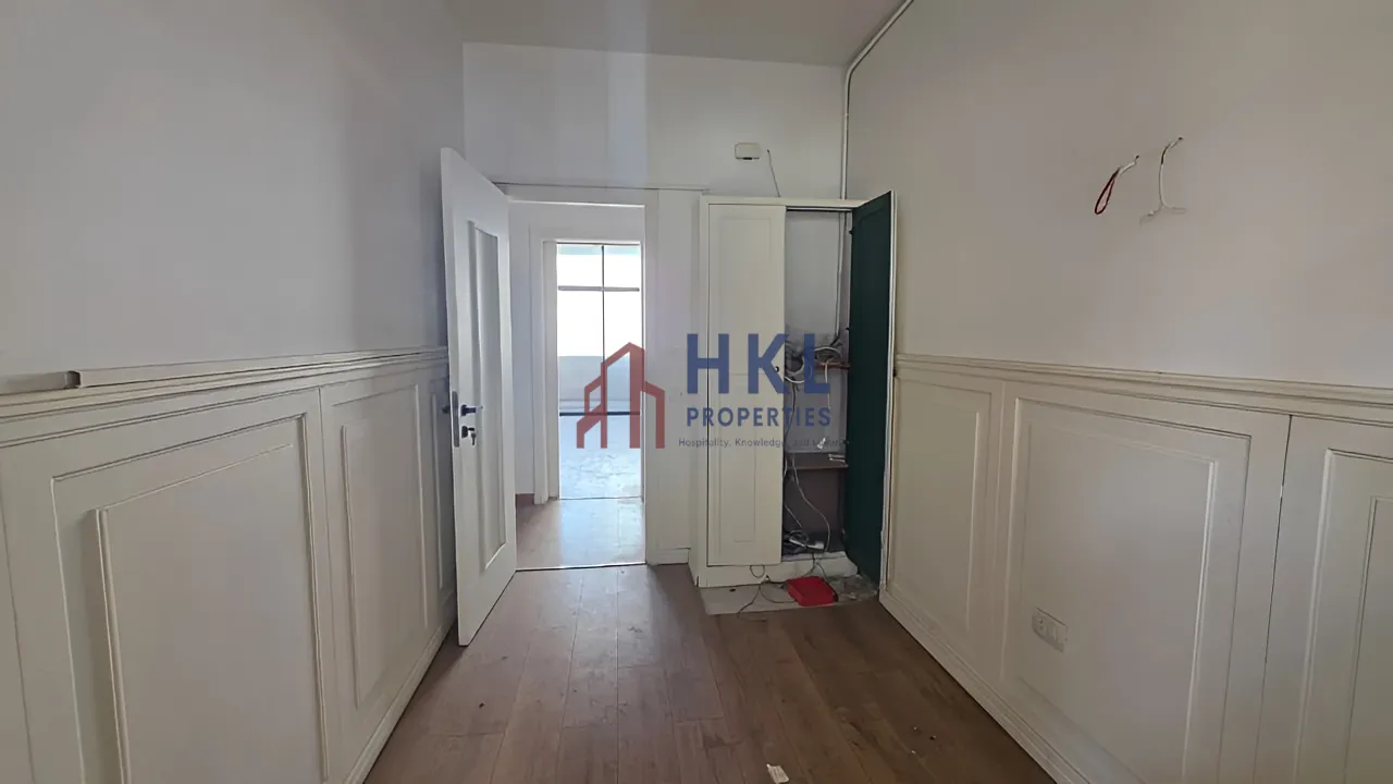 Office for rent in Badaro