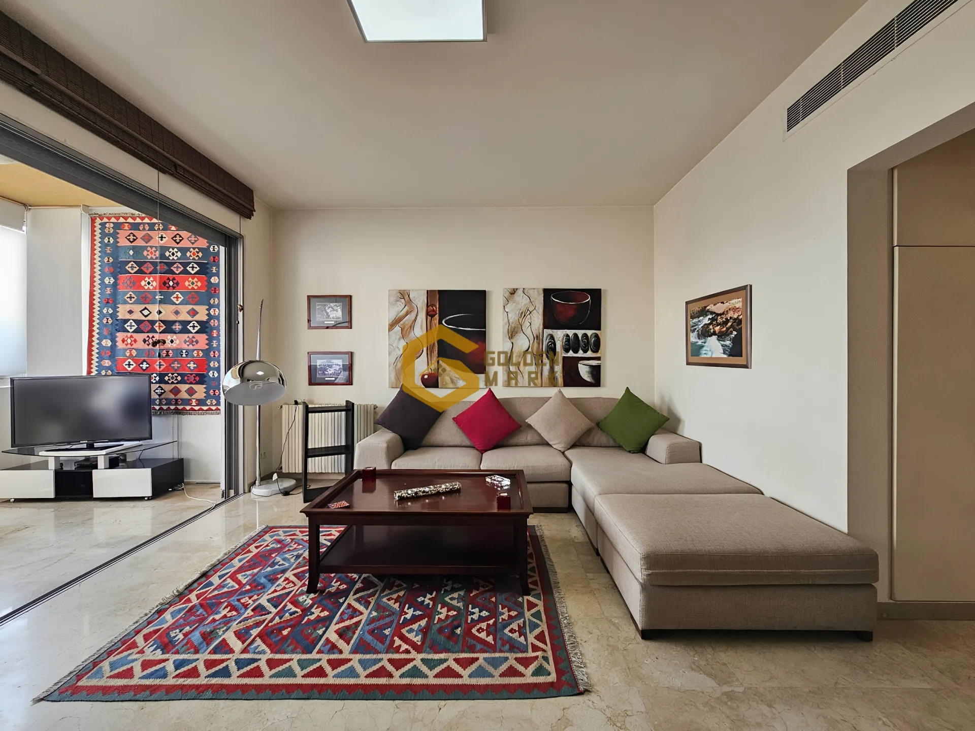 Apartment for Sale in Achrafieh, Beirut - 1 bed, 2 bath