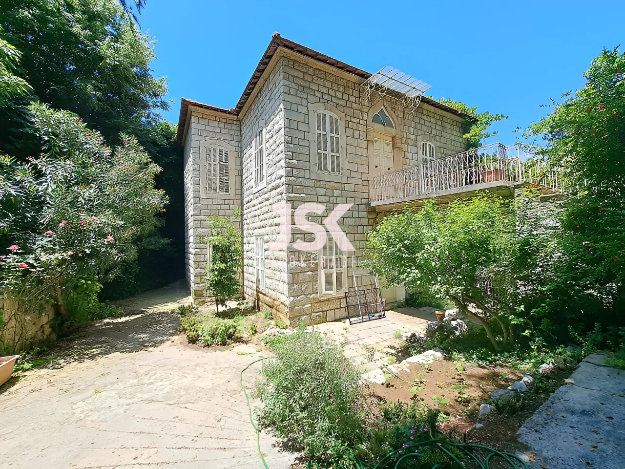 House for sale in Bikfaiya