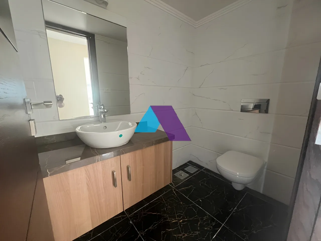 Apartment for Sale in Haret Sakher