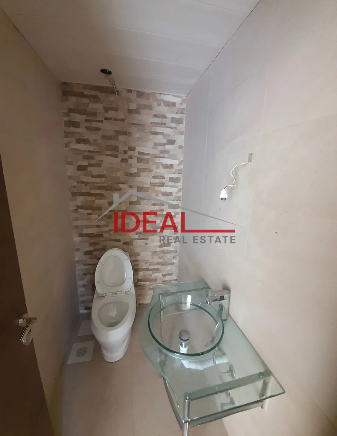 Apartment for sale in Ballouneh, Lebanon - 3 bed, 4 bath