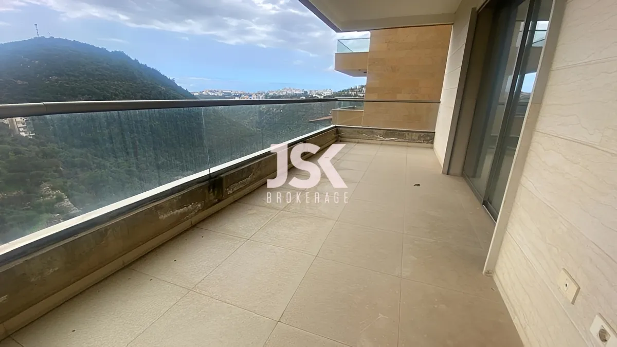 Apartment for Sale in Zikrit, Lebanon - 3 bed, 3 bath
