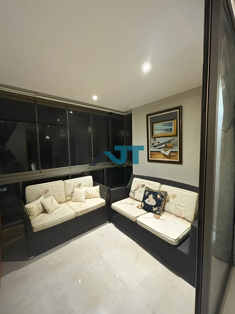 Apartment for Rent  in Caree d'or, achrafieh
