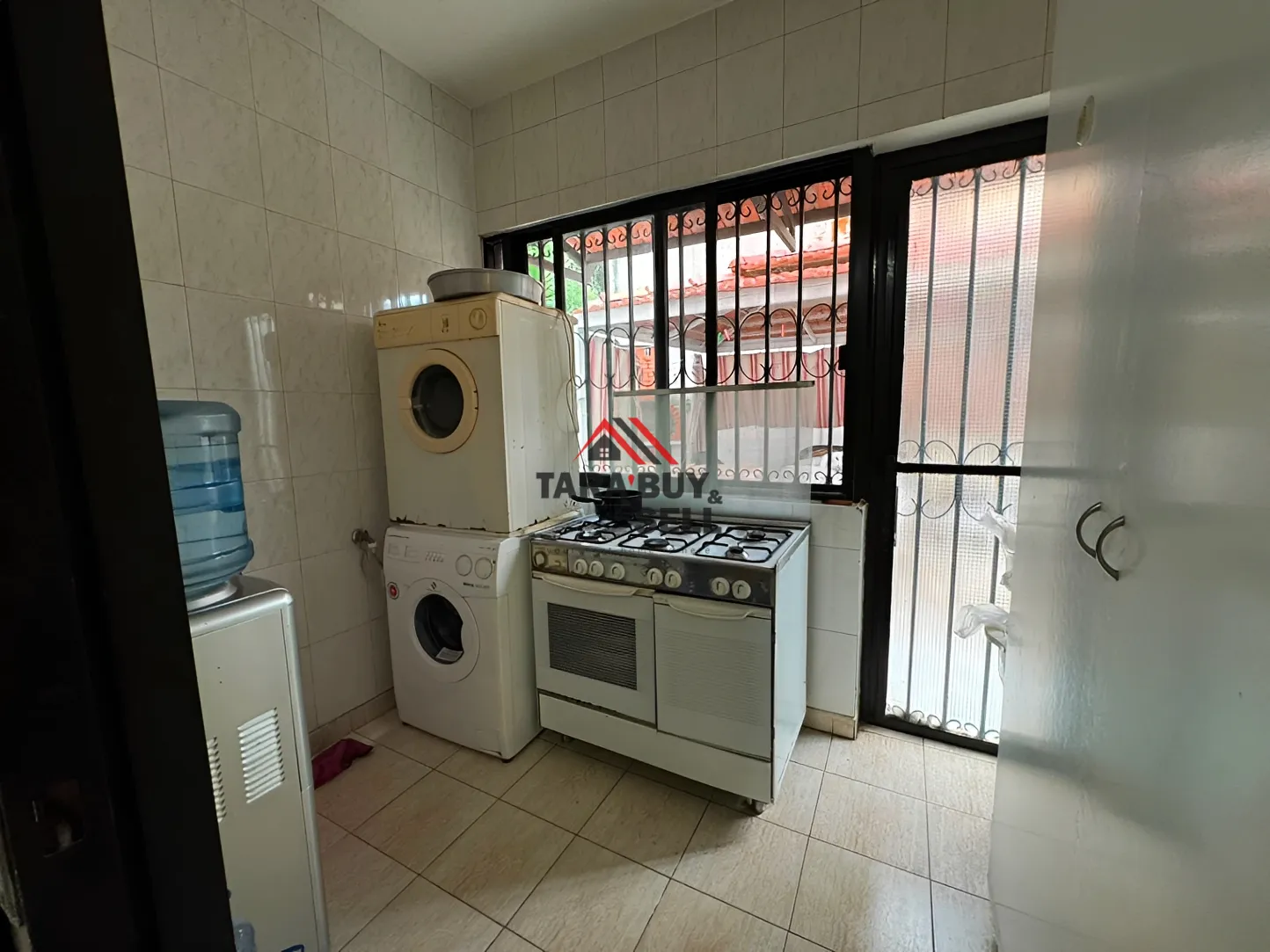 Apartment for sale in Mazraat Yachoua, Lebanon - 2 bed, 2 bath