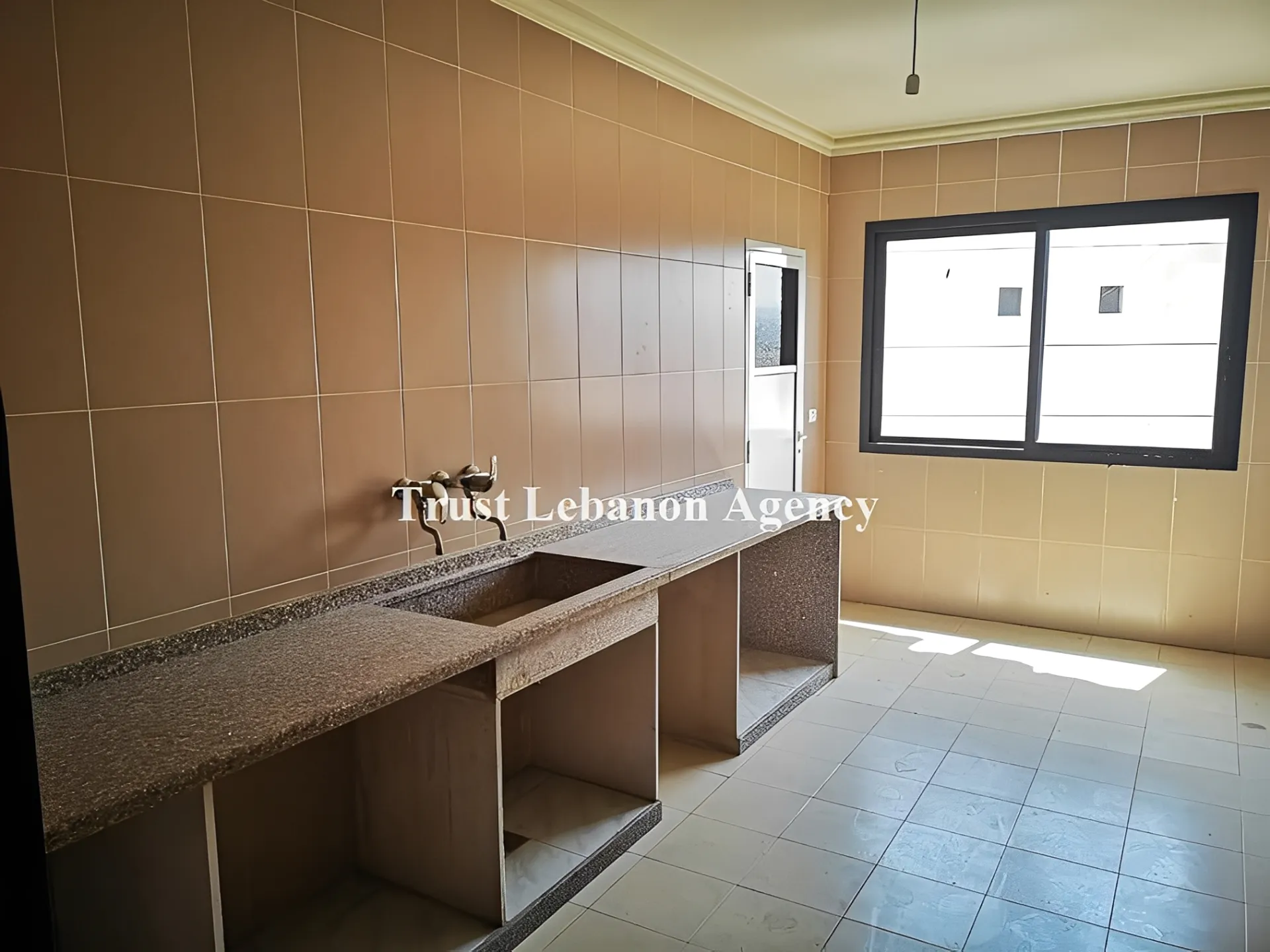 Office for sale in Metn, Bawchriye