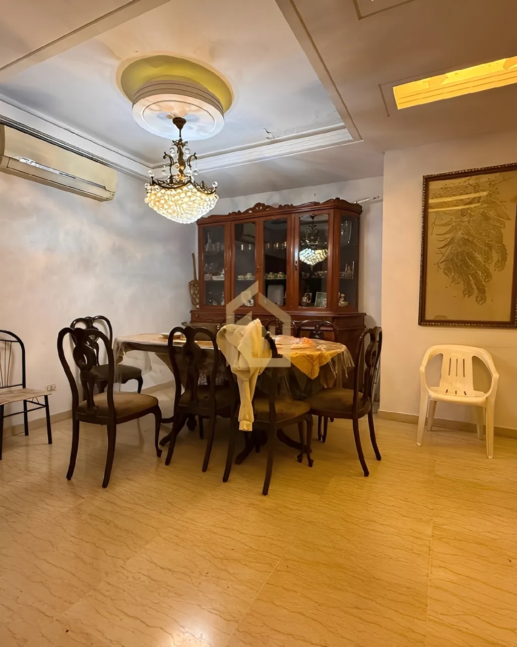 Apartment for Sale in Mazraa, Bayrut, Lebanon