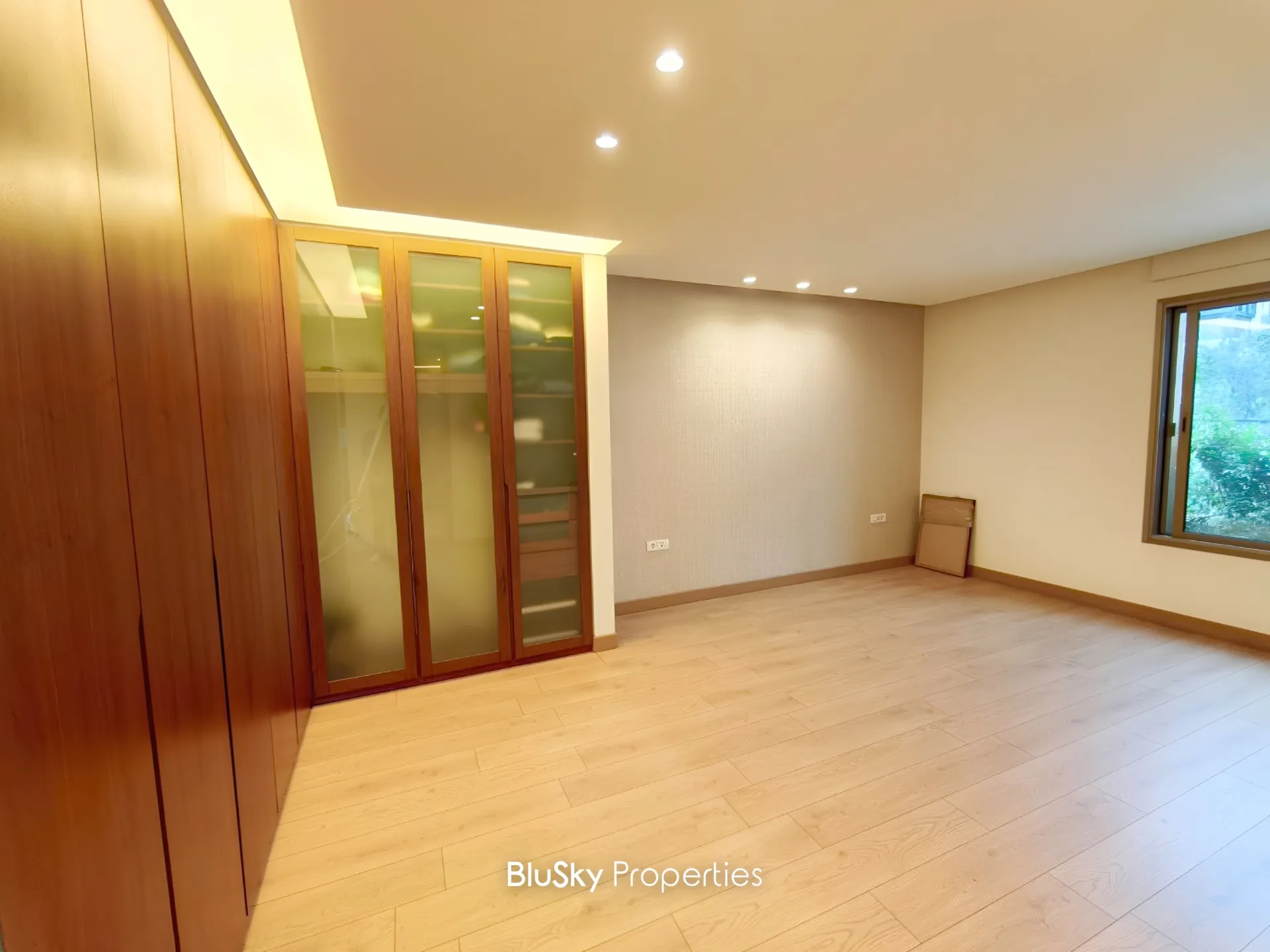 Apartment for sale in Mtayleb