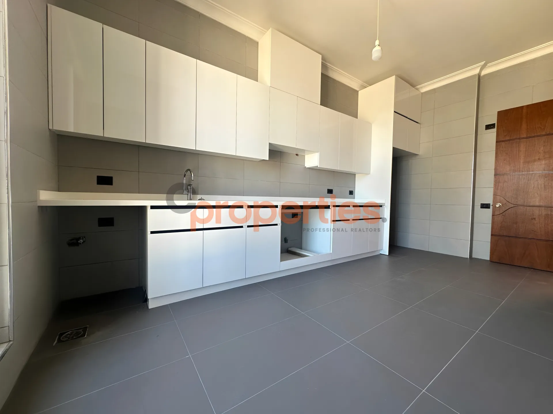Apartment for Rent in Raoucheh