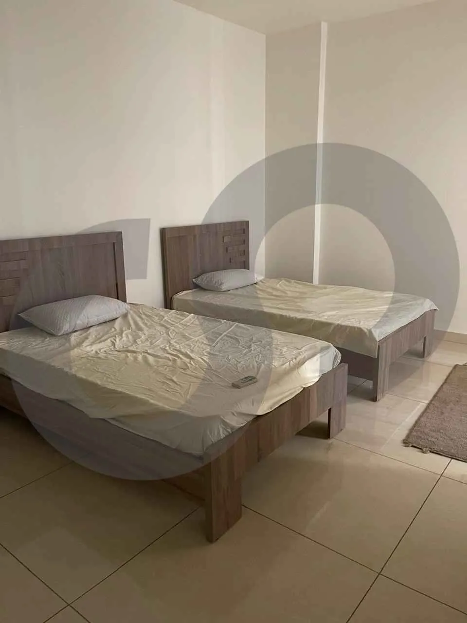 Building for Rent in Sanayeh