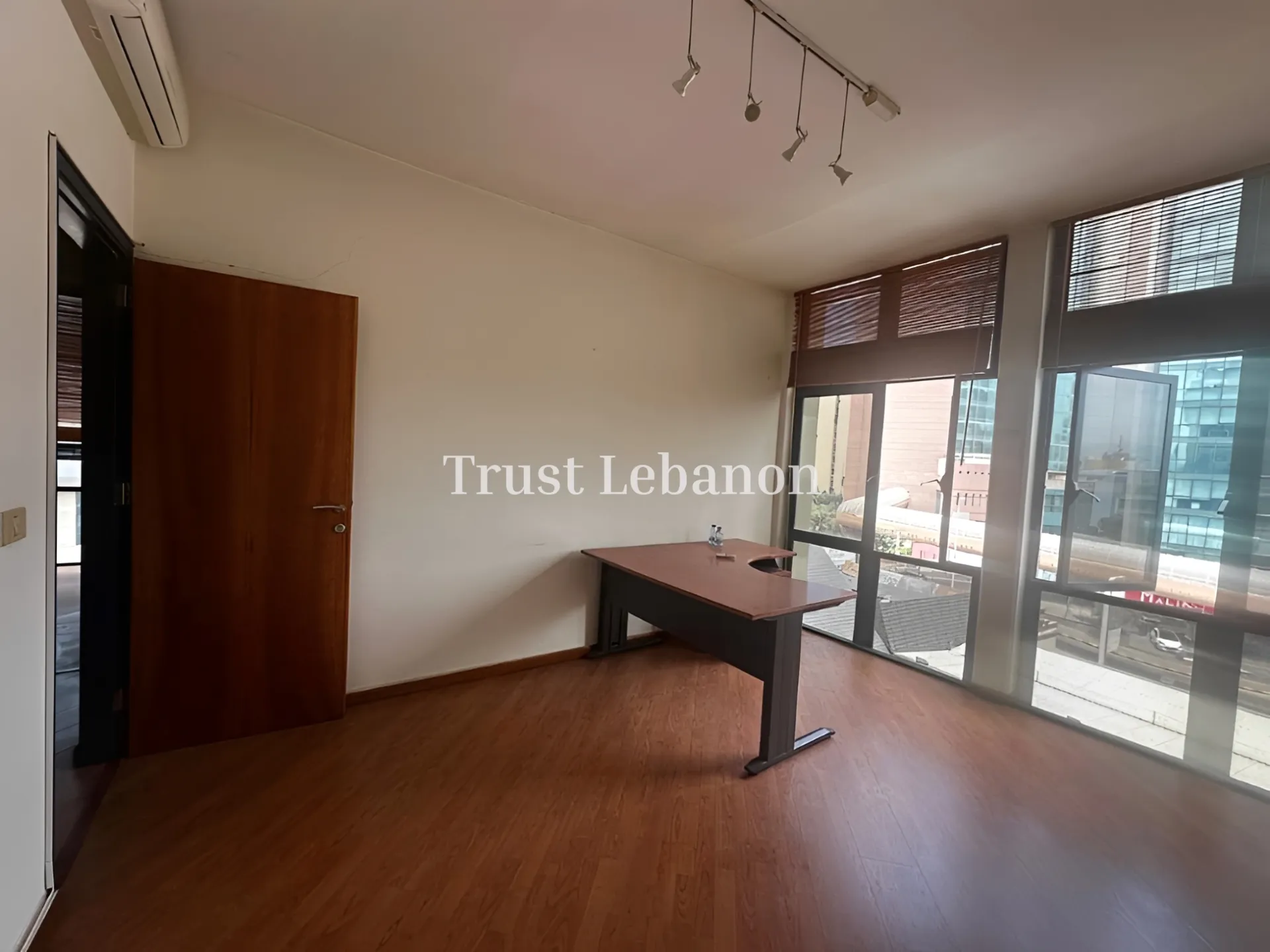 Commercial for rent in Horch Tabet, Lebanon