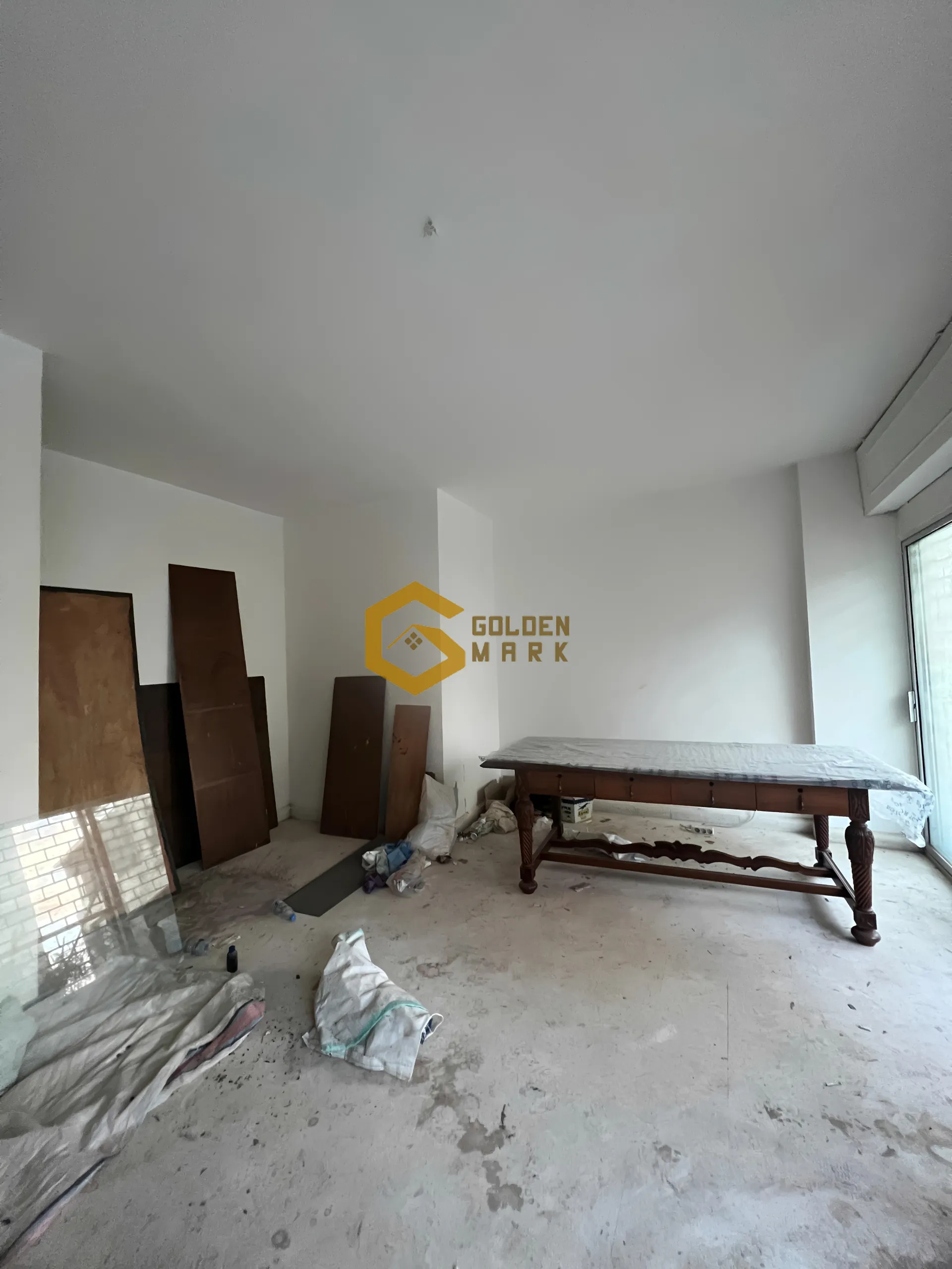Warehouse for sale in Mansourieh