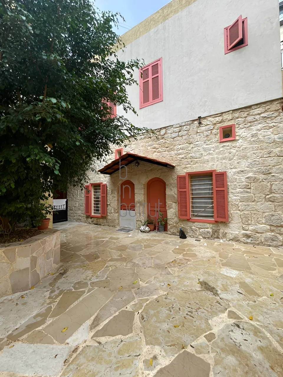 Commercial Space For Rent in Mar Mikhael, Rmeil