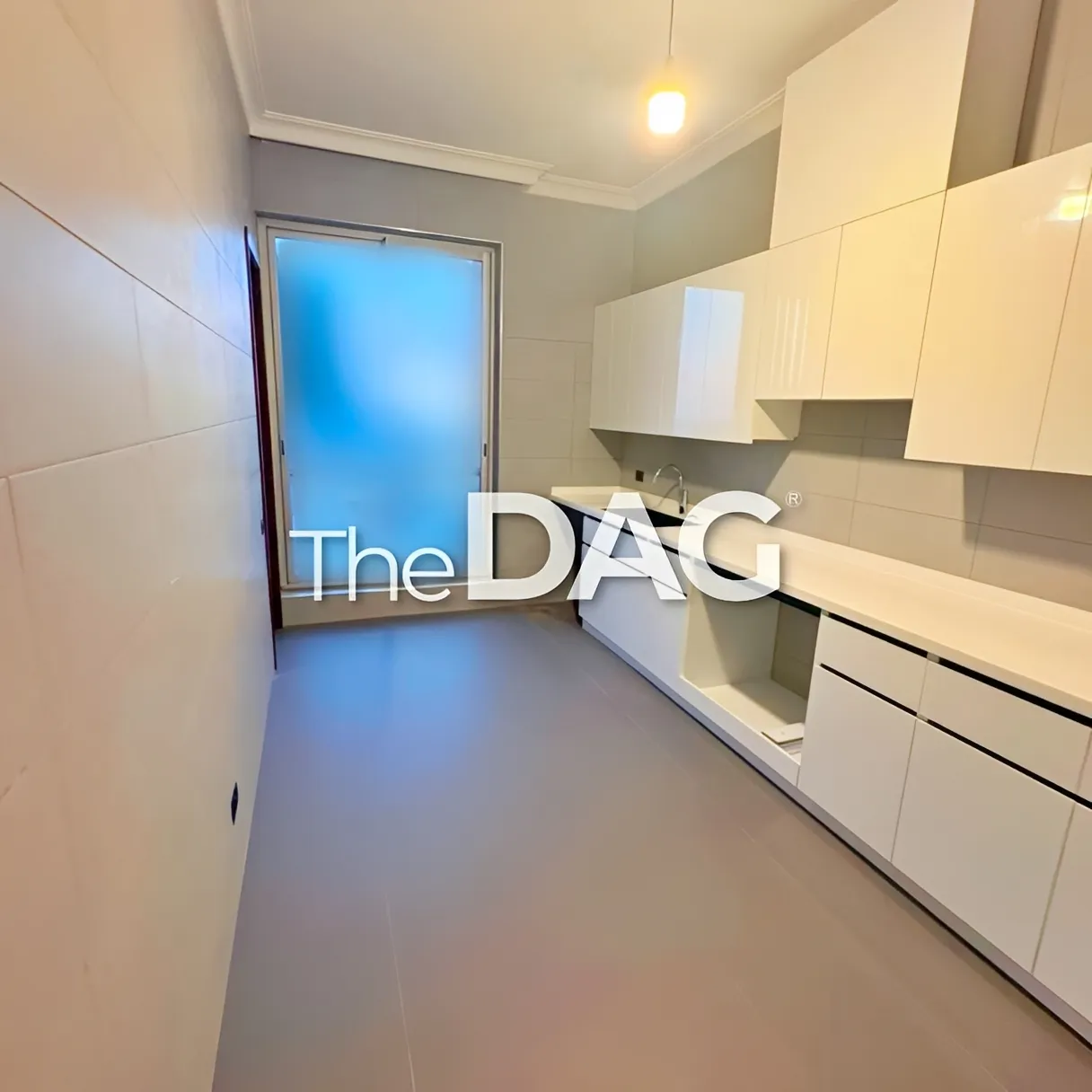 Apartment for sale in Raoucheh, Beirut, Lebanon - 3 bed, 4 bath