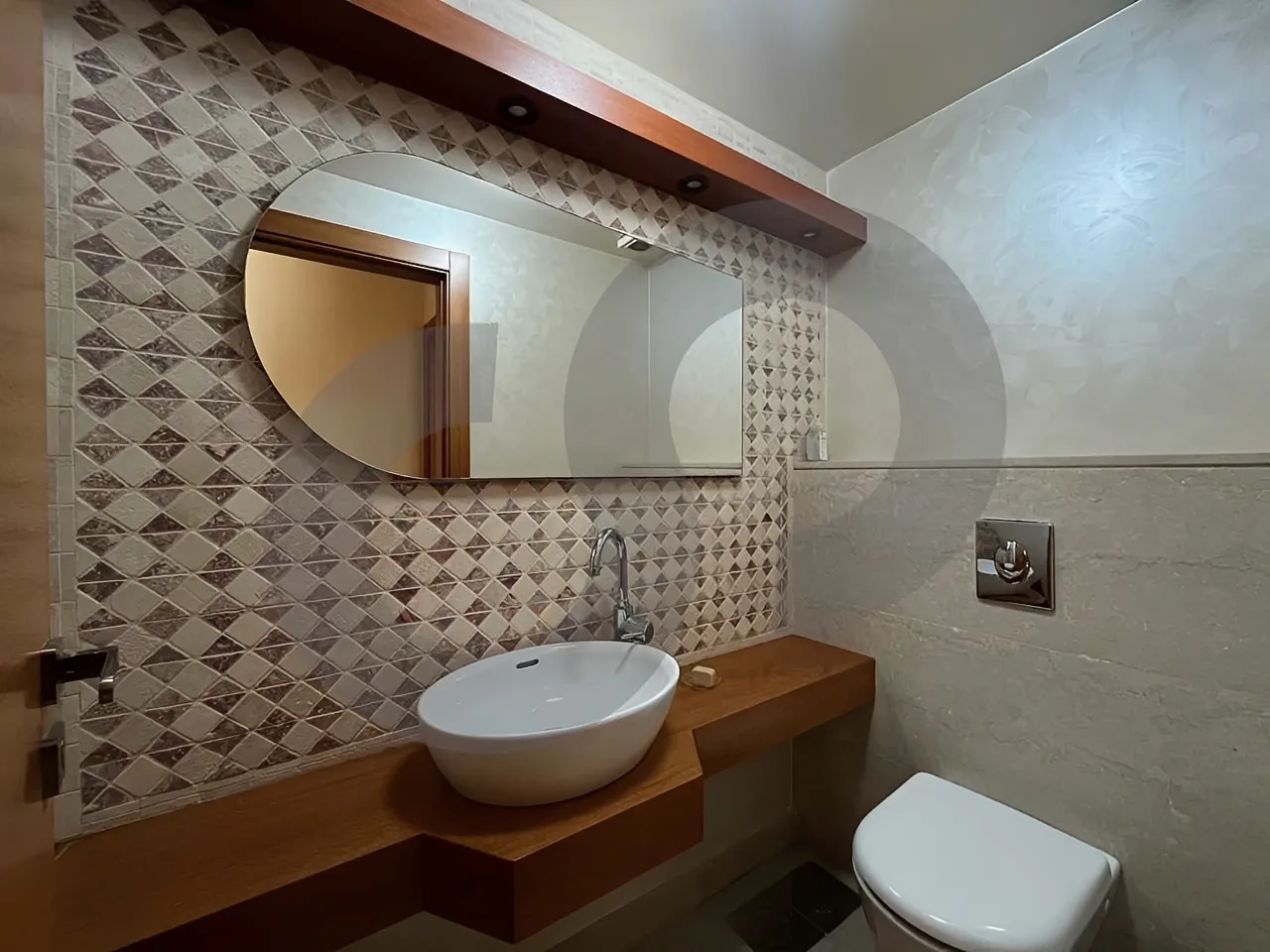 Building for Sale in Horch Tabet