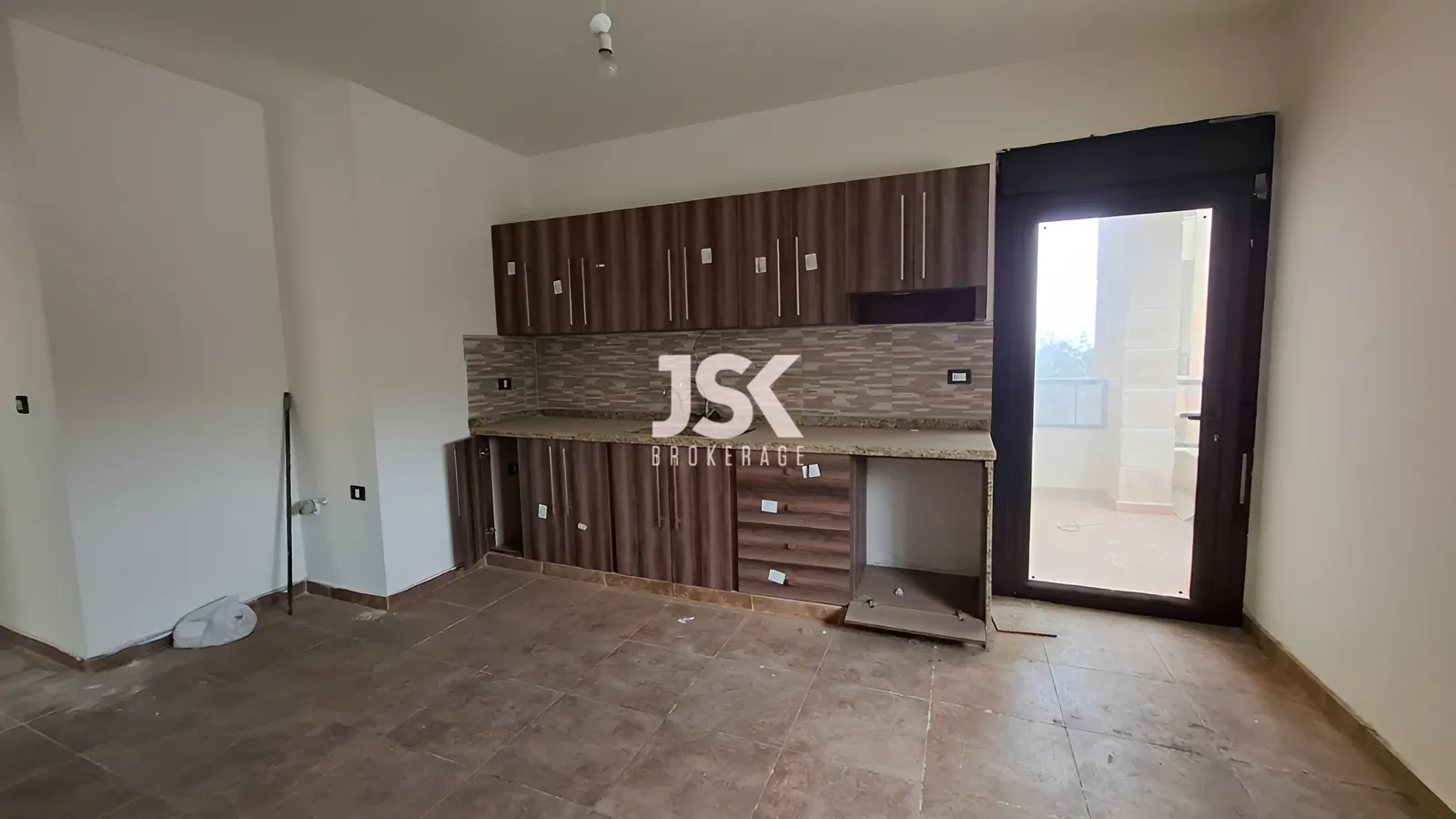 Apartment for Sale in Aamchit