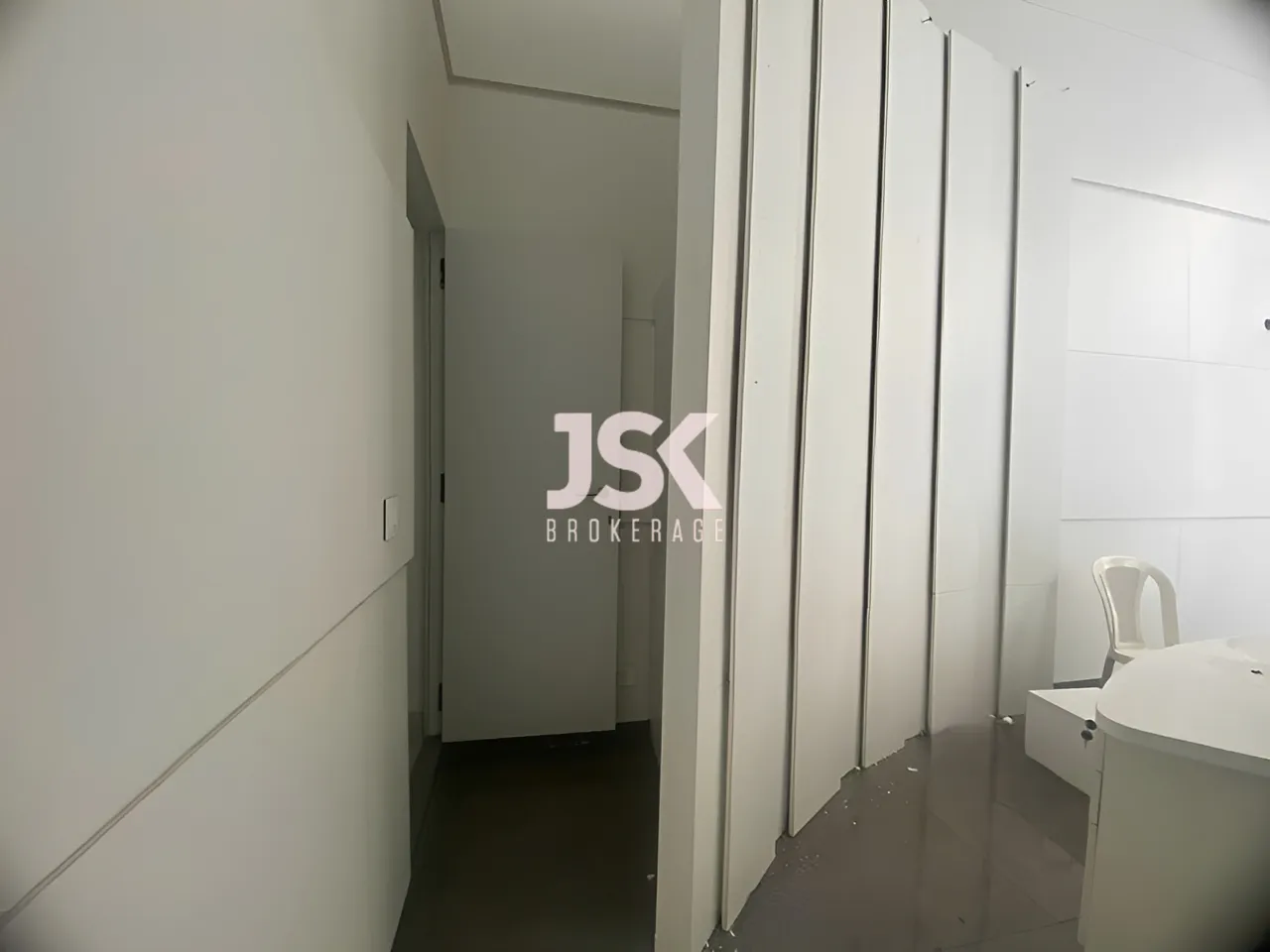 Shop for Rent in Downtown